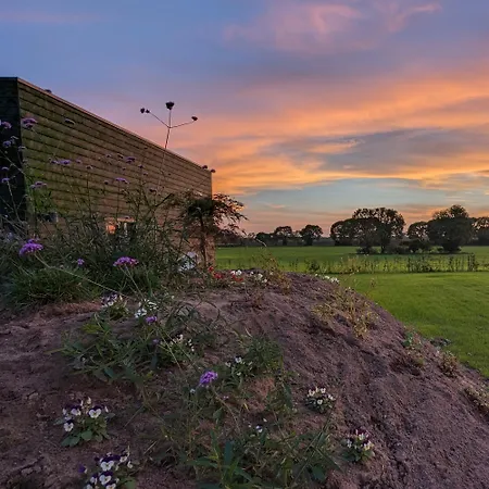 Holiday home Klavertje 4 *